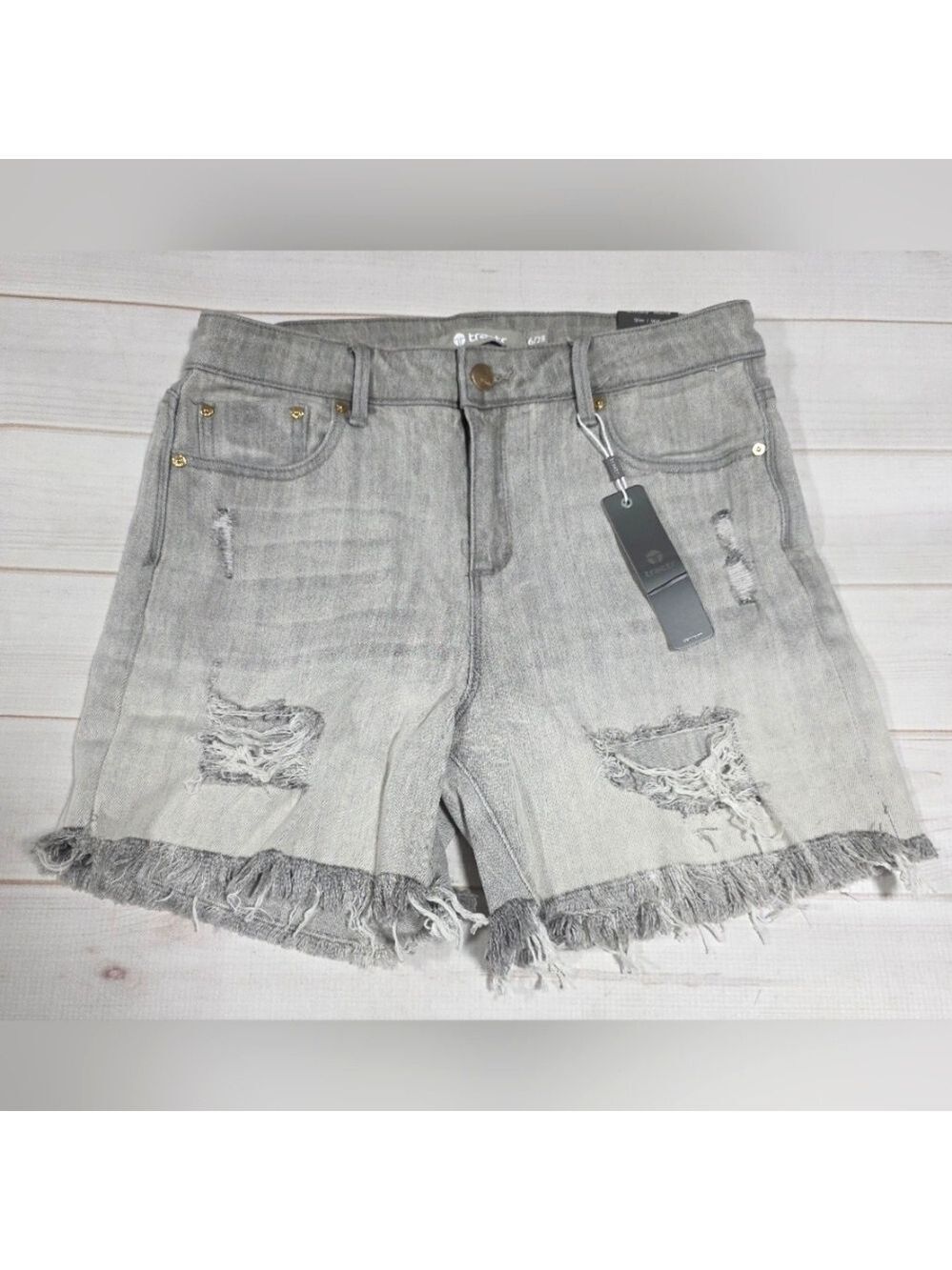 Tractr Grey Distressed Denim Shorts Size 6/28 - New With Tags